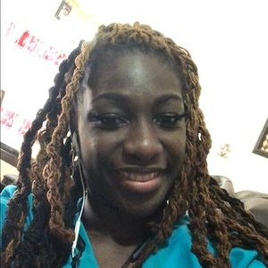 Meet your Posher, Candace